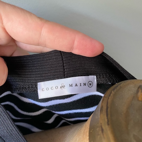 Coco & Main Med Black White Stripe Snap Cardigan - Picture 2 of 3